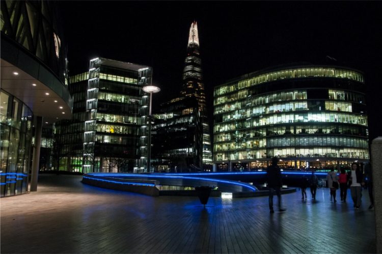 Photo of the shard in London at Night